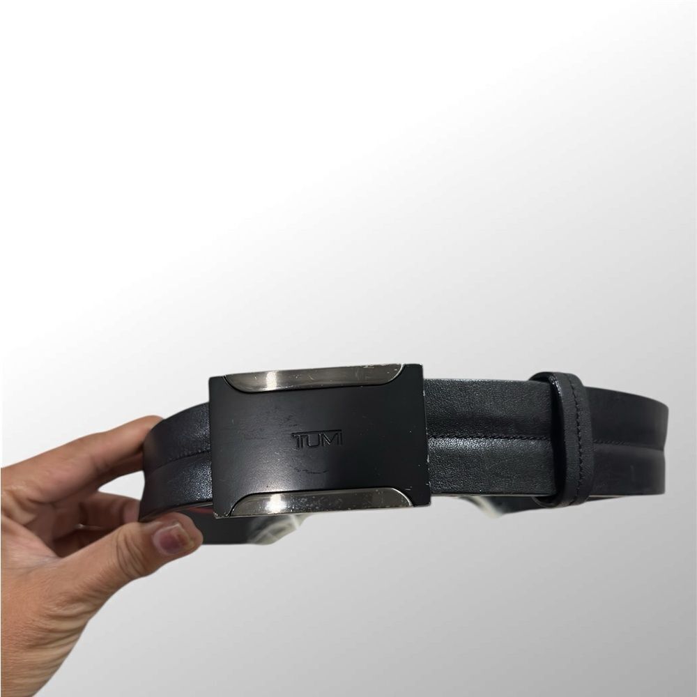 TUMI Black Leather Men's Belt